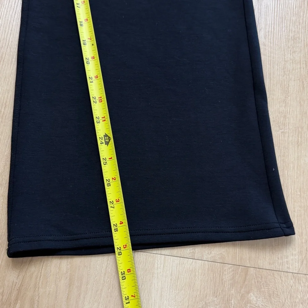 Spanx AIR ESSENTIALS Wide Leg Pant BLACK
Size XS PETITE - Picture 9 of 9